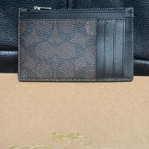 COACH COSMIC ZIP CARD CASE WITH ROBOT PRINT  CW223 walnut multi - Picture 2 of 7